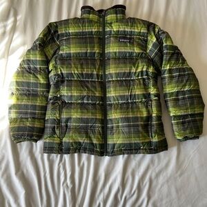 Patagonia boys size 12 Goose Down 700 Fill Insulated Puffer Jacket Green Plaid